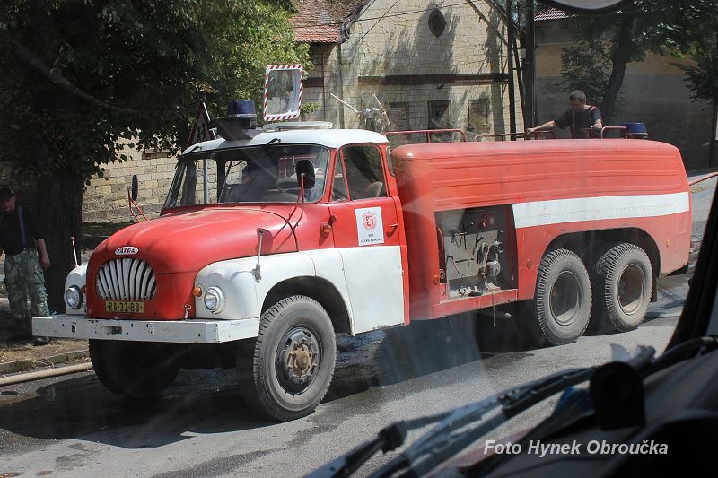 T138 6x6 CAS 32 r.v.1963 SDH Velk Bukov (foto bohuel jen pes okno)