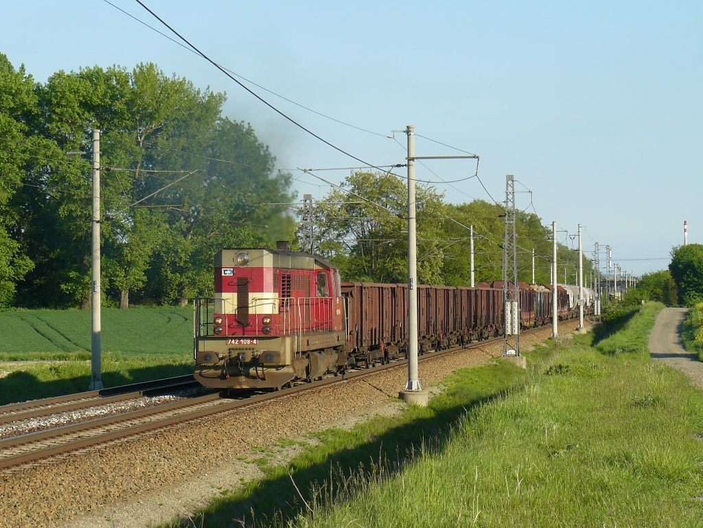 742 108-4 Huln(18.5.2011,Mn 81131,foto-Ale Krka)