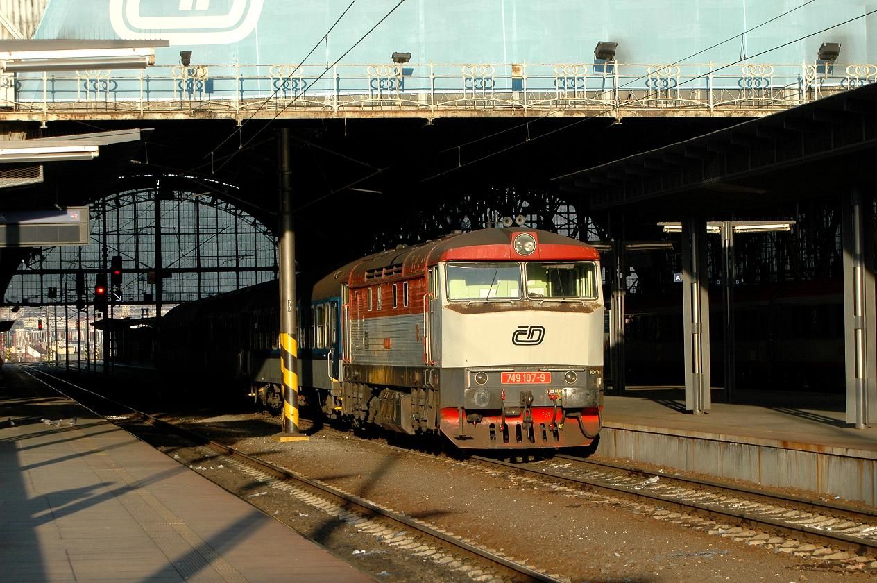 749.107 - R 1252 - Praha hl.n. - 7.12.2012.