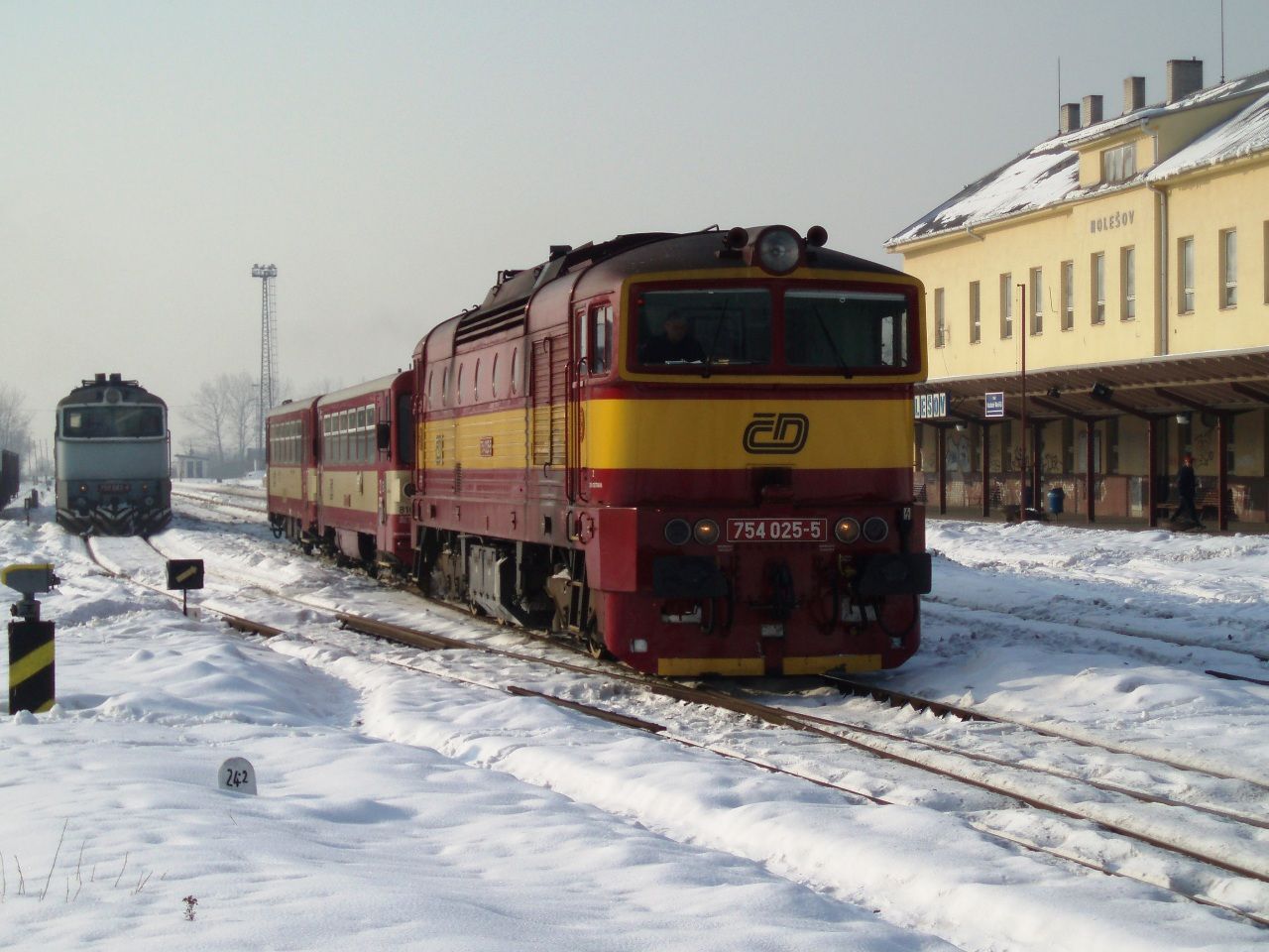 754 025-5+810 Holeov(Os 3911,23.1.2006-foto:M.Nesrsta)