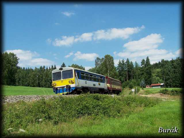 810 341-8 Prv uhn z Luhu nad Svatavou smrem do Sokolova po trati 145 (Sokolov-Kraslice)