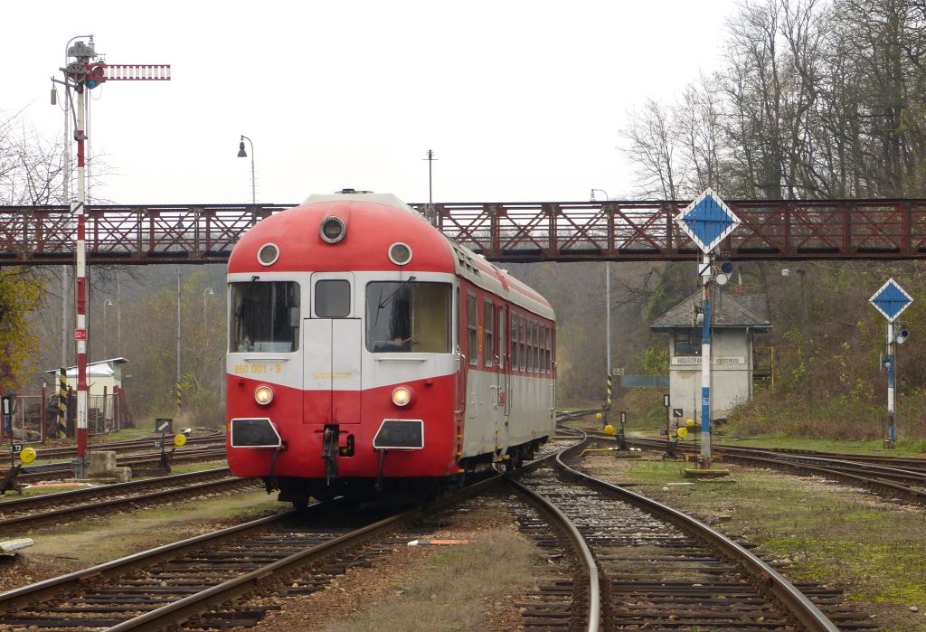 850 001-9 Hruovany nad Jeviovkou(a)(13.11.2013,foto-Ale Krka)