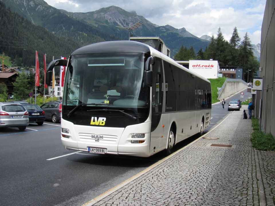 St. Anton; tento autobus pojede na lince do Landecku (