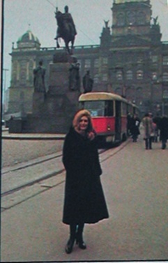 Zpvaka Dalida u kon v r. 1977