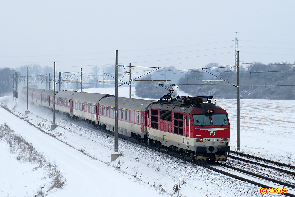 350 019-6, R 602 ingov_Dubnica nad Vhom, 24.01.2016, foto: Juraj evk