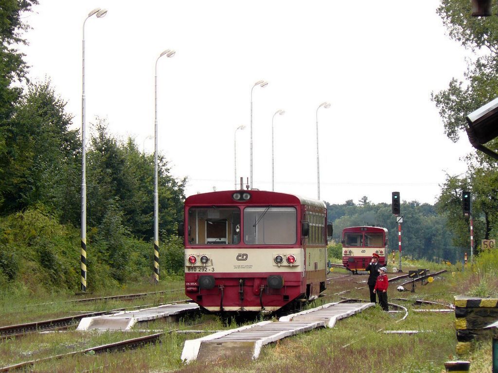 VELK KRA -  vprav vypravuje 810 292-3 do Vidnavy