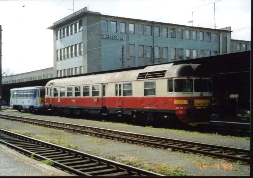 853 010 + 810, Beroun, 14.4.1999