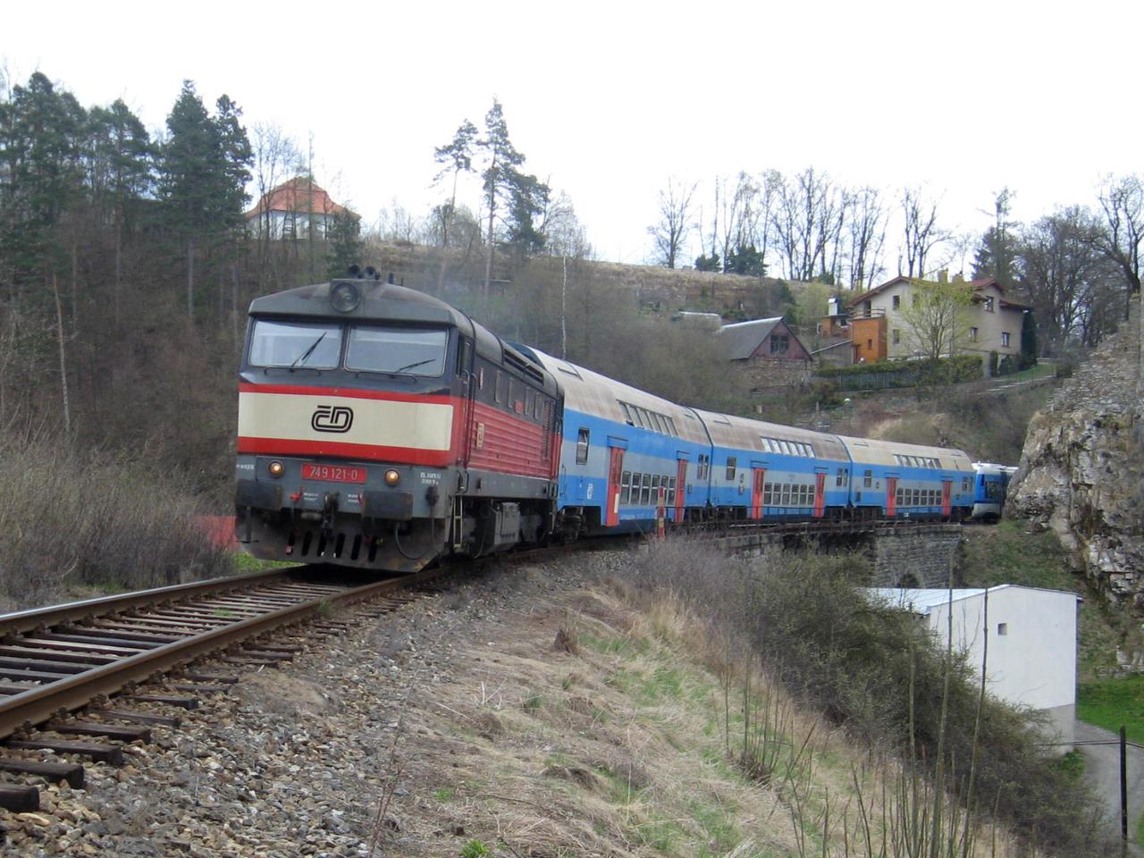 Ex-jihlavsk zamraen 749.121 na Os 9206 na most mezi Horn Ledi a Led nad Szavou.