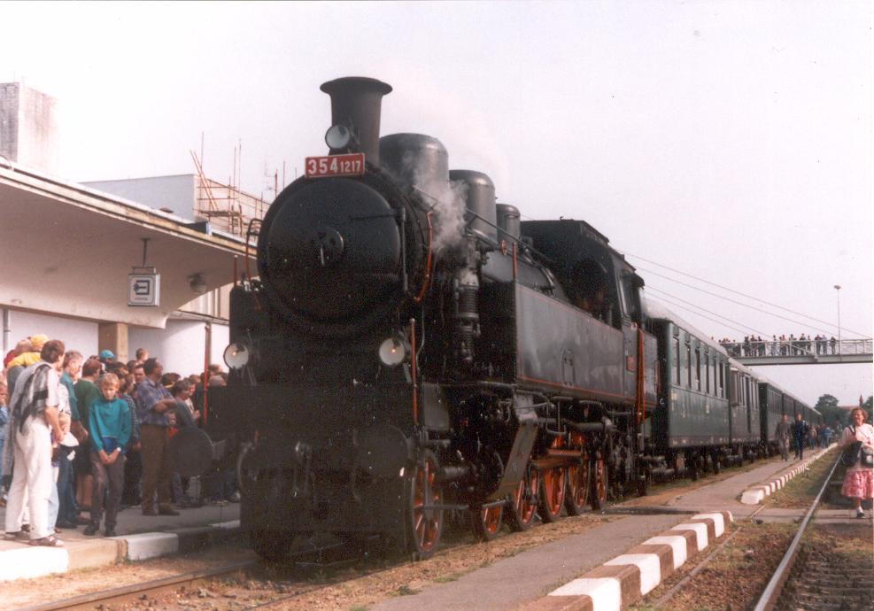 354 1217    r.2000   Znojmo