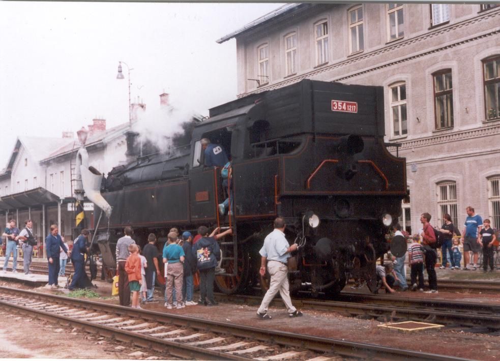 354 1217    r.2000   Hruovany nad Jeviovkou