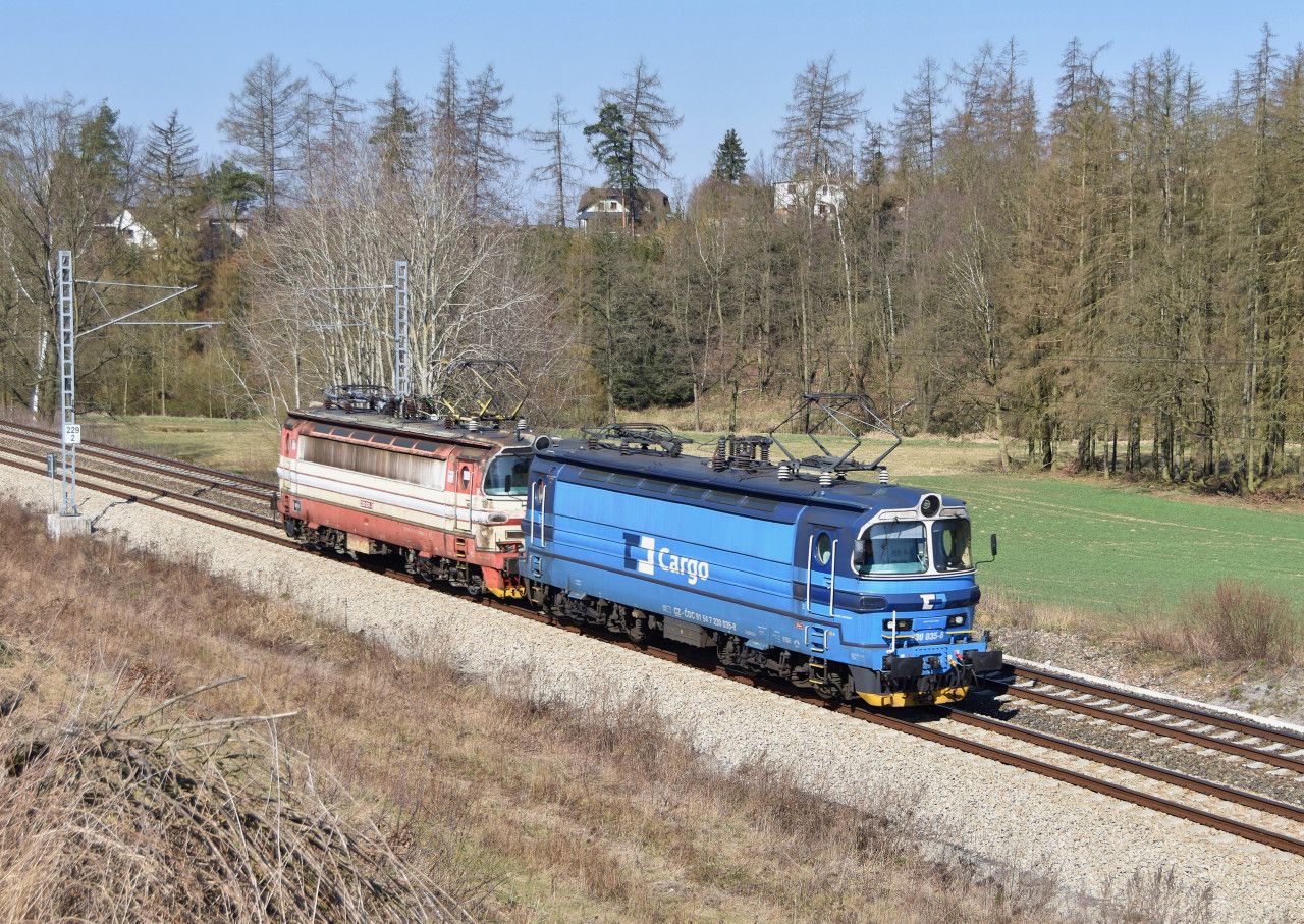 230.035 + 230.028 CD Cargo_Okrouhlice - Havlickuv Brod_5.4.2020