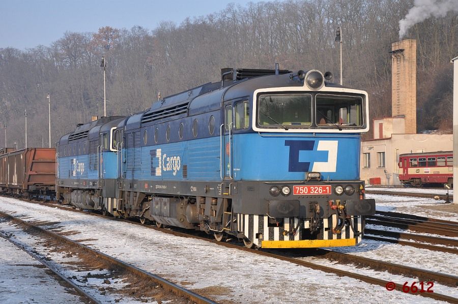 750.326+330 odstaveny v st. Mlad Boleslav hl.n., 12.2.2012