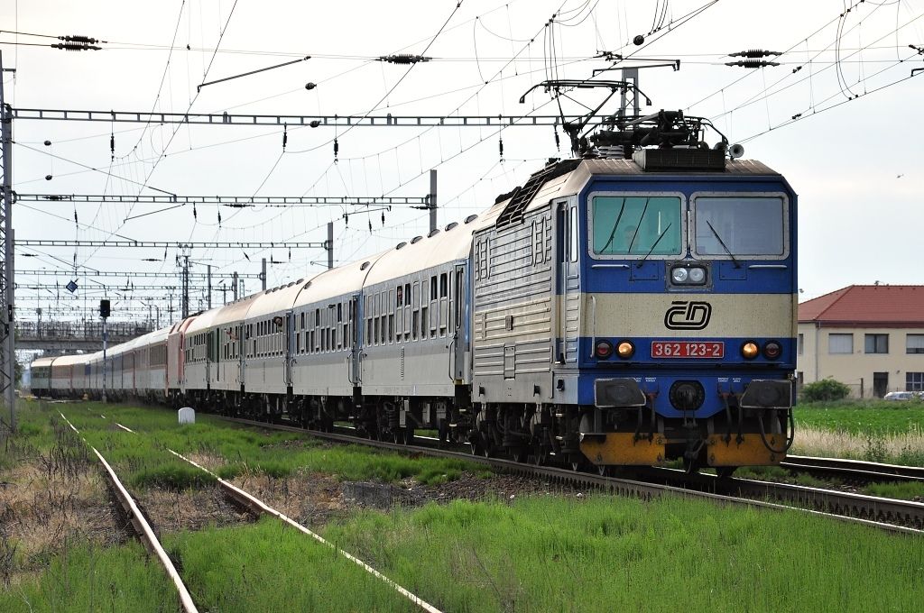 15.6.2012,Lys n.Labem, 362.123+1216.233, odklon R 877 + EC 177