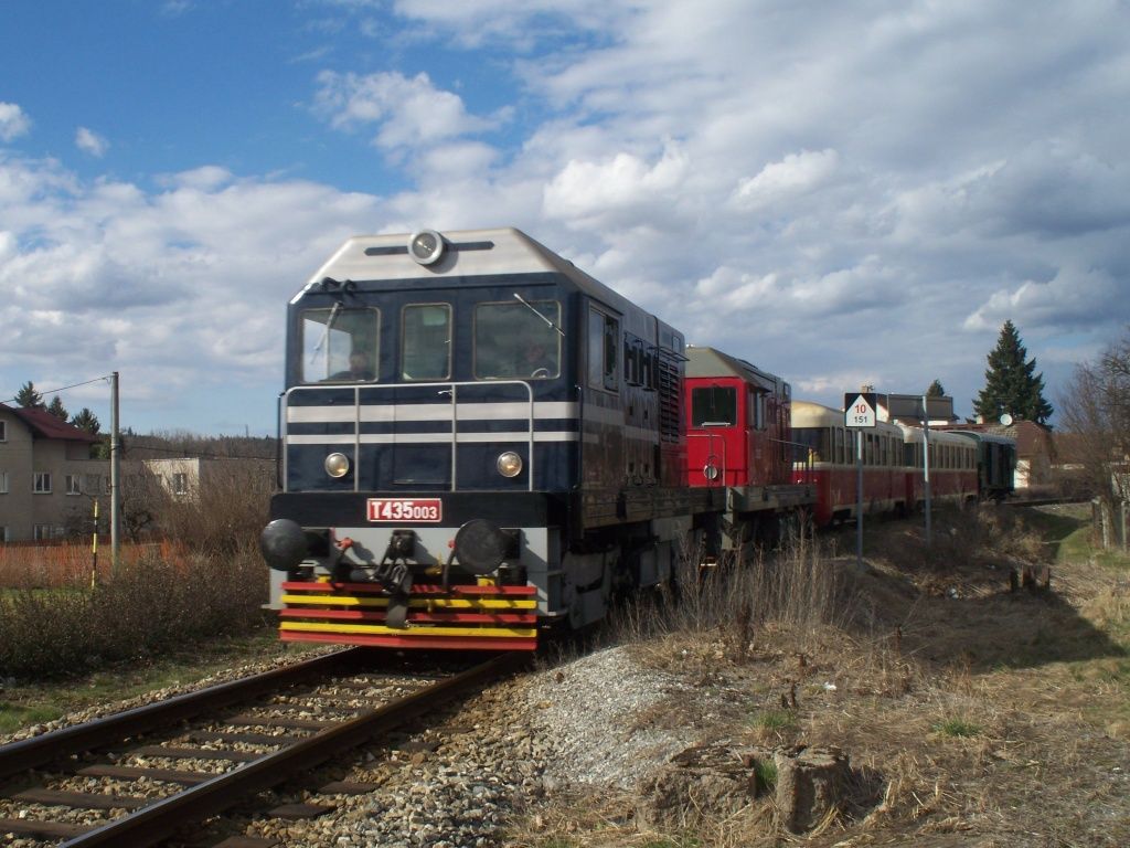 T435.003 + T435.0108 pi pjezdu od Kcova do eran (13.4.2013)