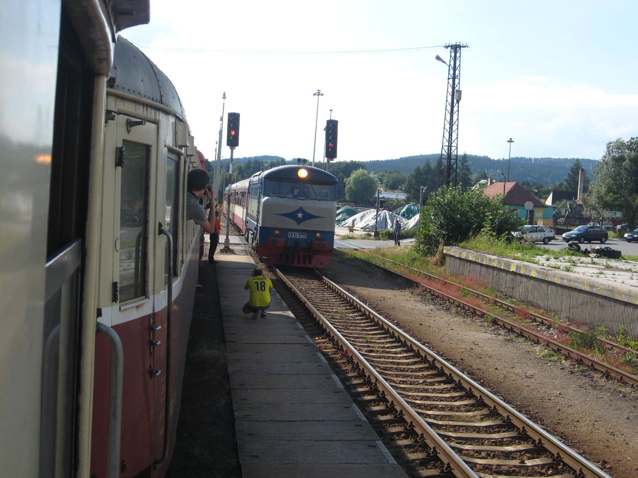Kiovn vlak Os 14916 a Os 14921 v Novm Mst na Morav.