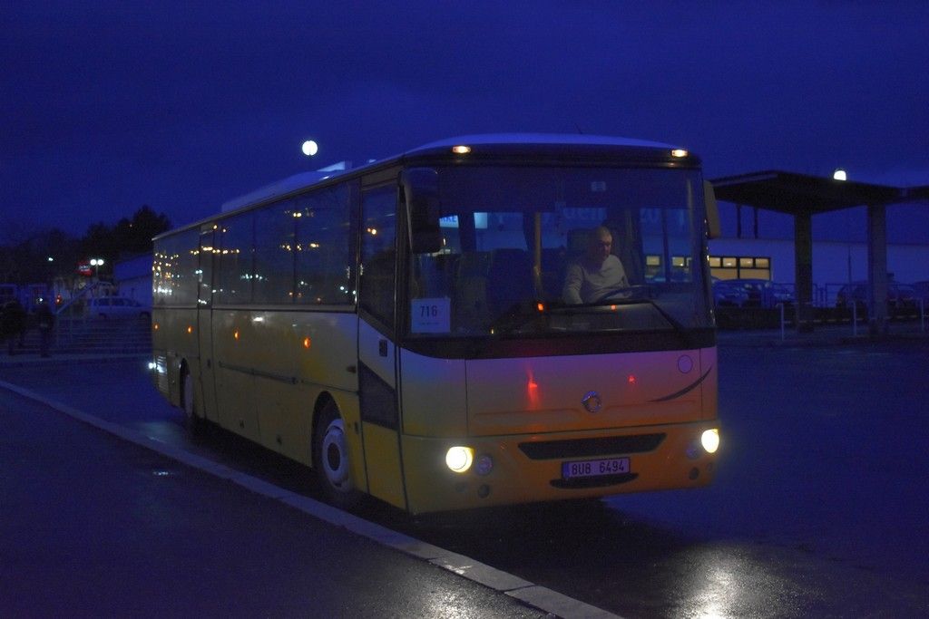 8U8 6494 716 Louny, autobusov ndra