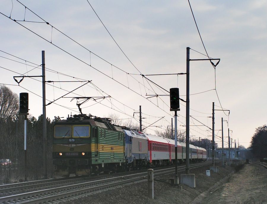 163-243+380-007  IC 574 Josef Vclav Myslbek  Pardubice-Pardubiky  9.3.2011