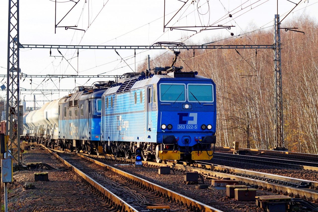 363 022 + 130 036, Pelou 5.12.2015