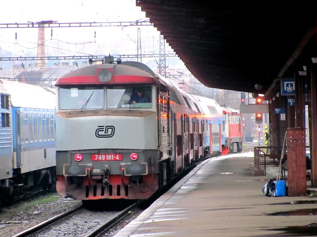 749 008 a 749 181 pk odjdj jako sv. - Praha Vrovice - 20.11.2010.