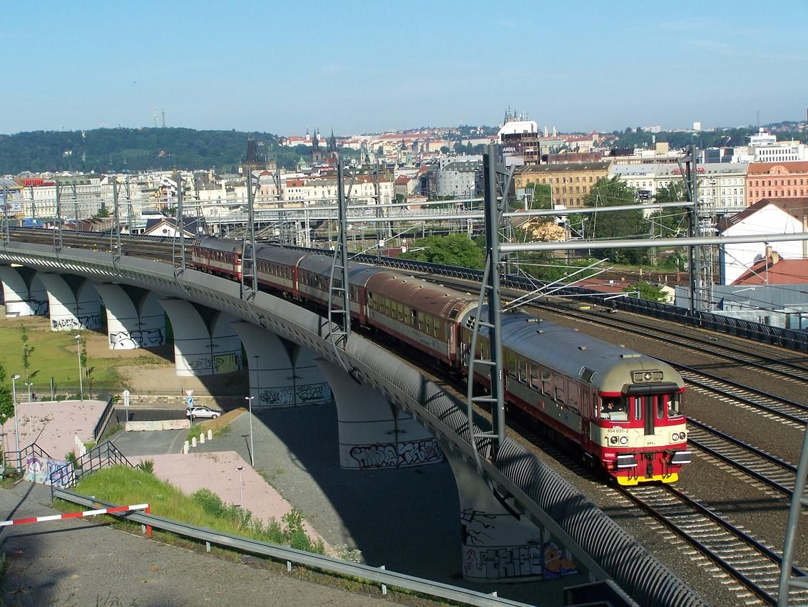 854 031 na ele R 1138 pk. 854 035 - Praha Nov Spojen - 21.5.2011.