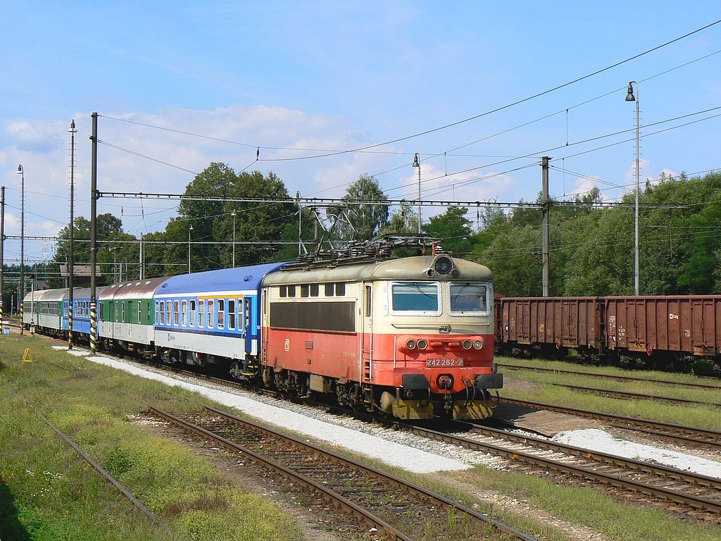 242.282 - R667 - 09.08.2012