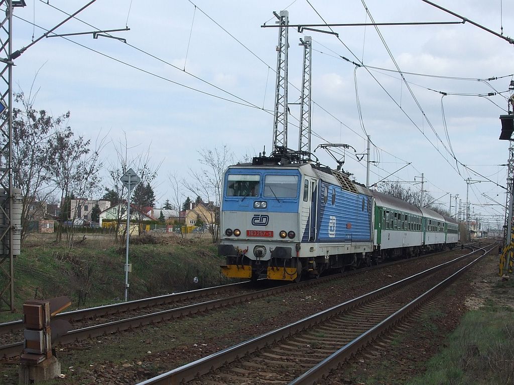 163.257 Os 6416 Lys n. L. (1. 4. 2011)