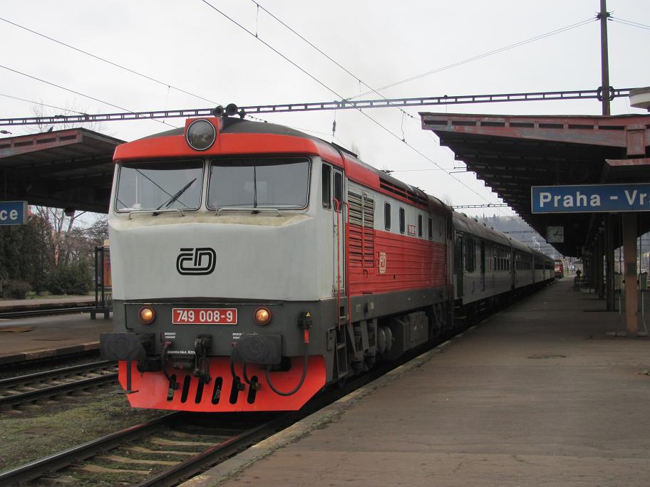 749 008 na ele R 1144 - Praha Vrovice - 13.2.2011.