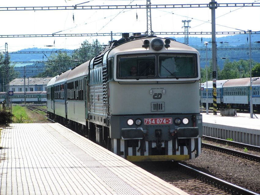 Lok. 754.074, do 8/2013 jezdc mj. po t-240, pijd do st. Klatovy (15. 7. 2014)