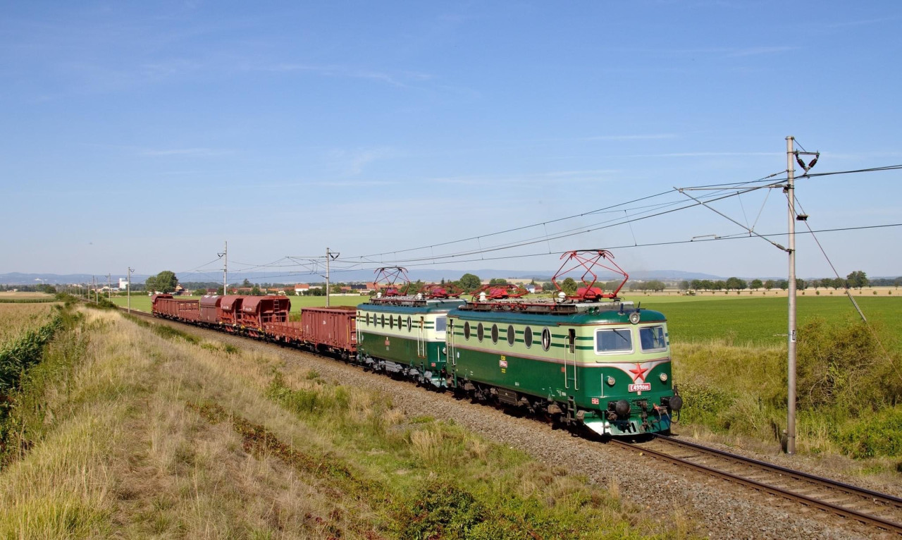 E499.047+E499.085 Pn 10979 Olomouc - Bediho nedaleko Kraliek 12.8.2023