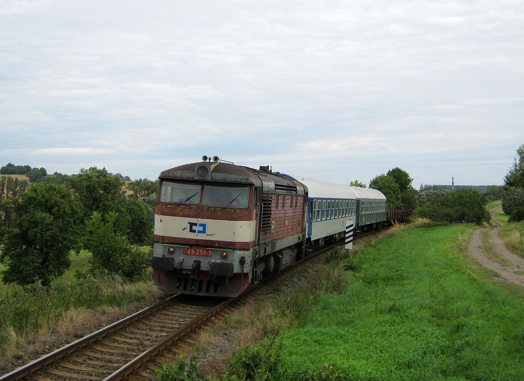 Mn vlak odv z Bystice pod Hostnem vozy z naten armdnho dokumentu (26.8.2010)
