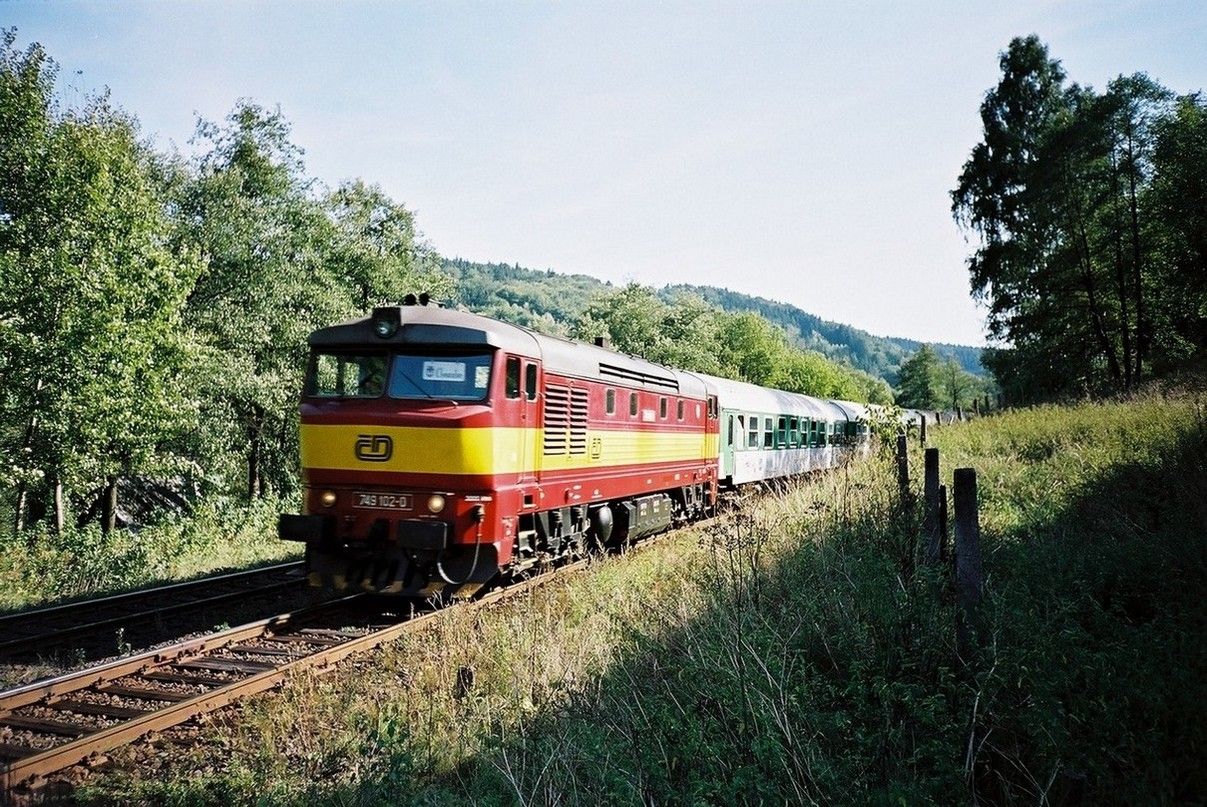 749.102 v R 693 Valdtejn z Chebu do Lib., vjd do st. Vojkovice n./O., 5.9.2003