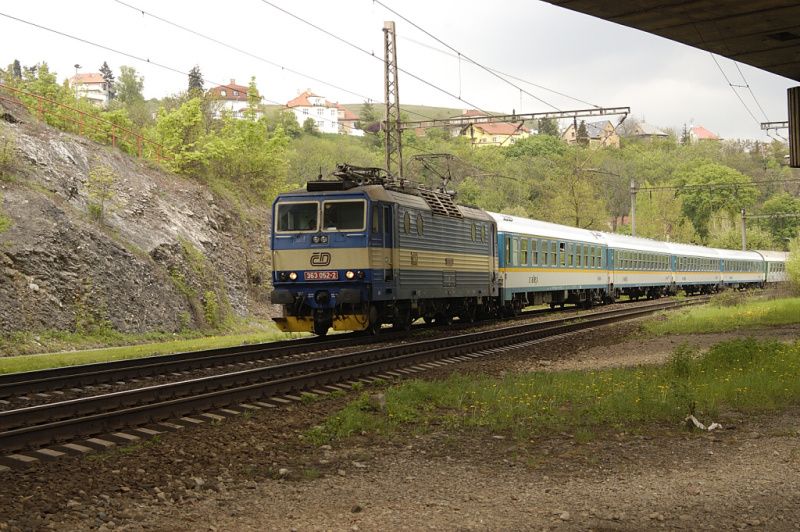 363 052-2 R 352 Jan Hus  Praha Smchov - pod Barrandovskm mostem