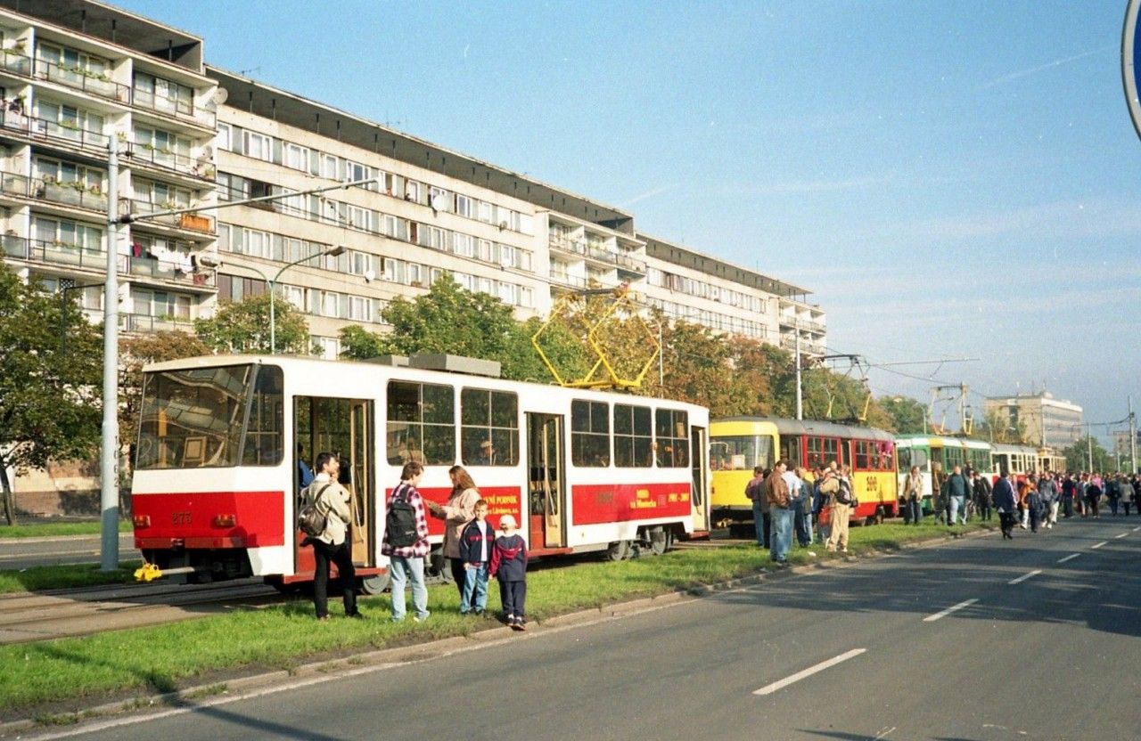 Konvoj tramvaj v Most dopoledne 22.9.2001.