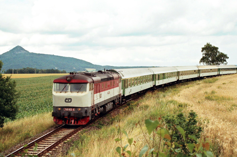 749.013 Mimo (R 696 PLOUNICE Liberec-Chomutov) 27.7.04