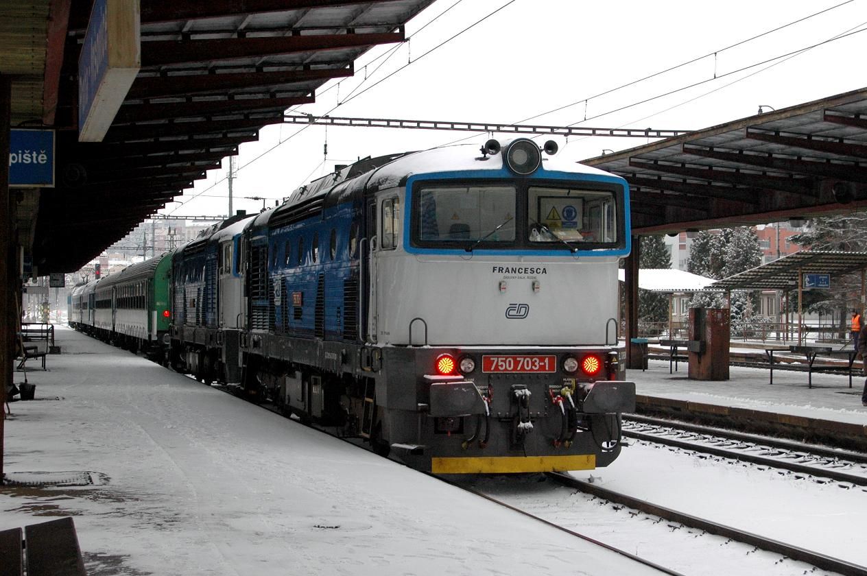 750.701 + 750.703 - Praha Vrovice - 11.12.2012.