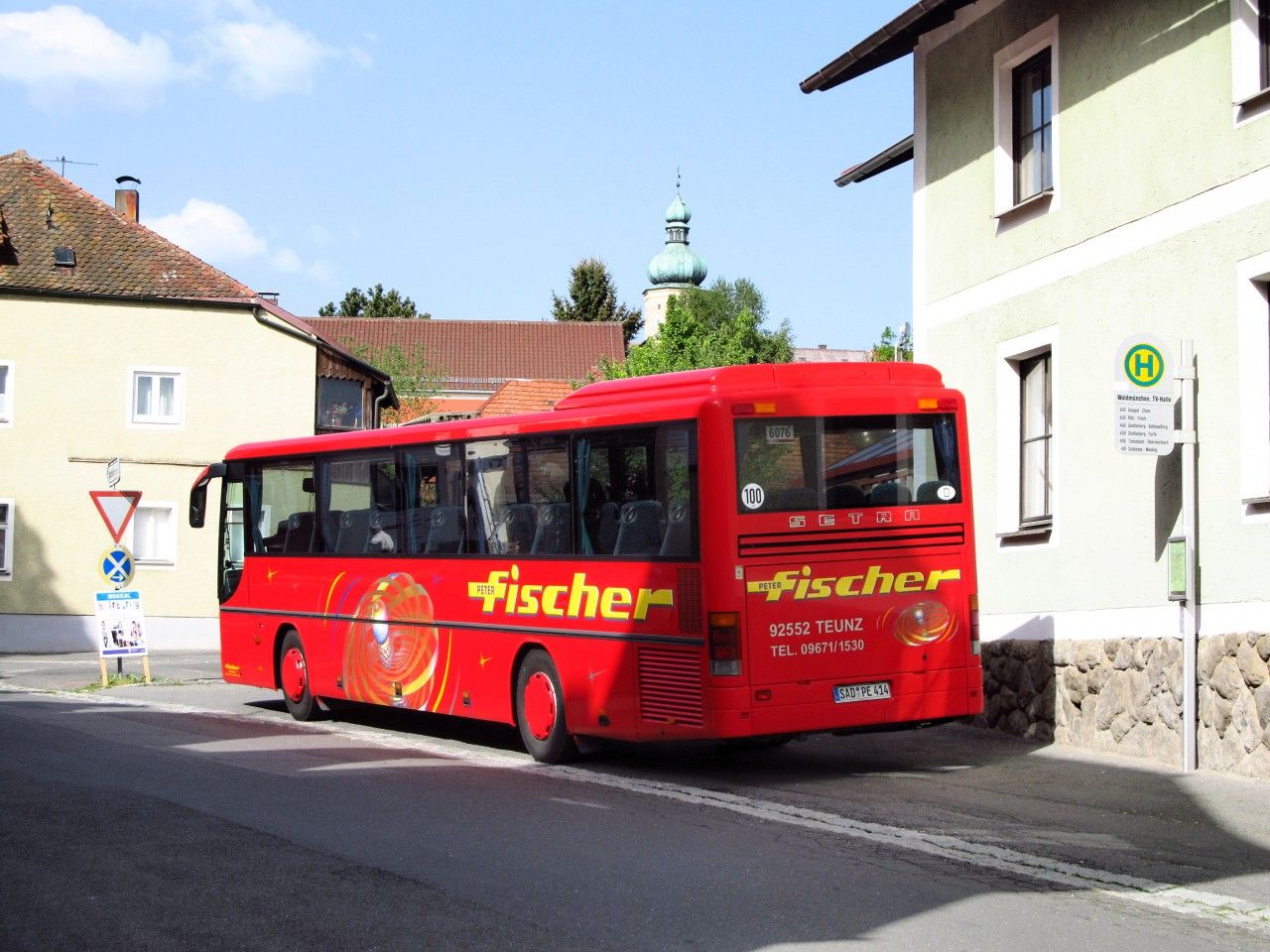 Tent autobus odstaven na zastvce u Spitalkirche (zast. TV-Halle?**)