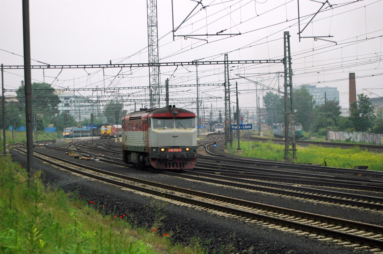 749.254 pi objdn pendolina 680.001 - Praha Libe - 10.6.2013