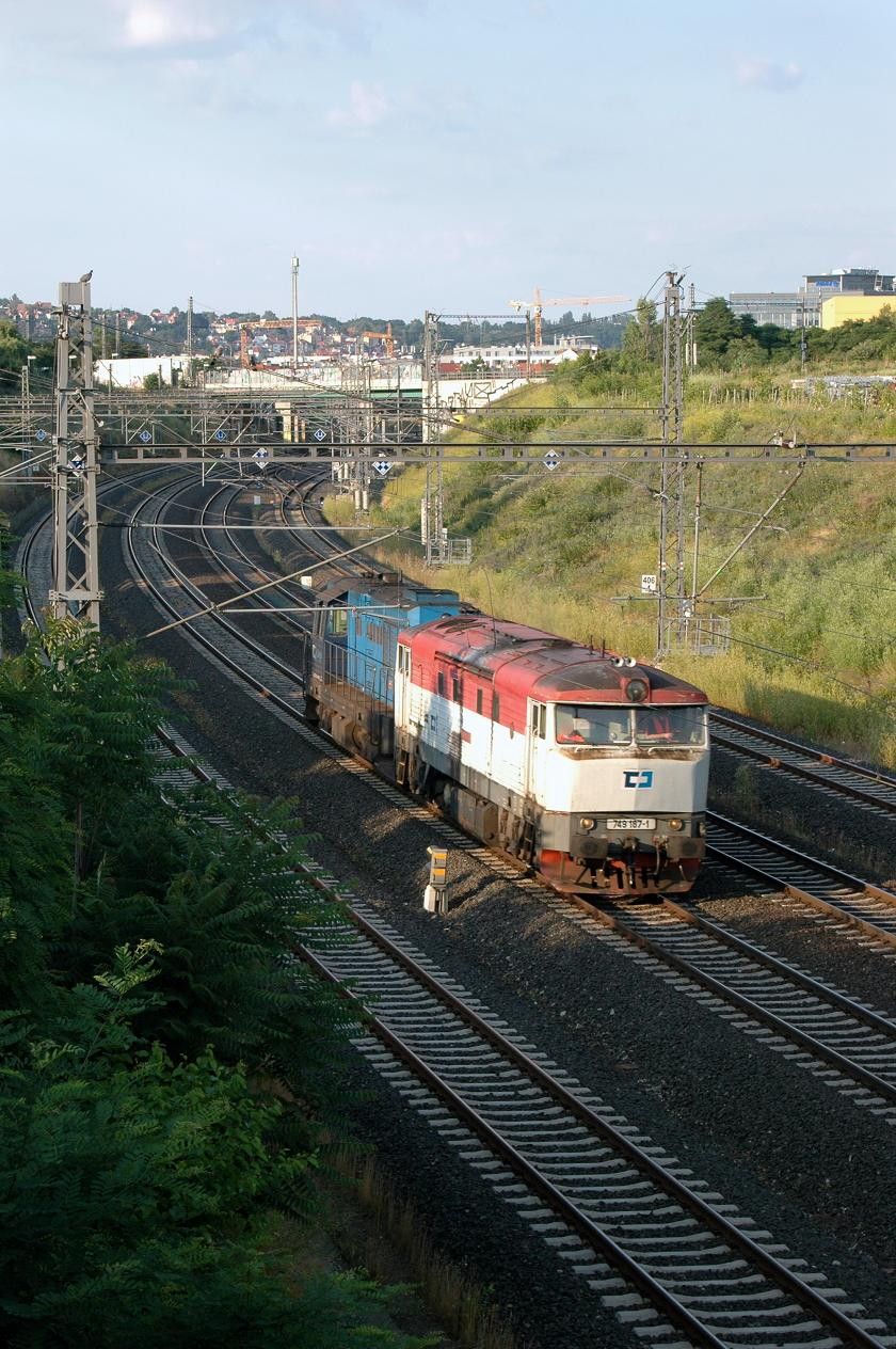 749.187 + 742.442 m strojov z Prahy Libn pes Hl.n. do Prahy Maleic. - Nov Spojen - 8.7.2013