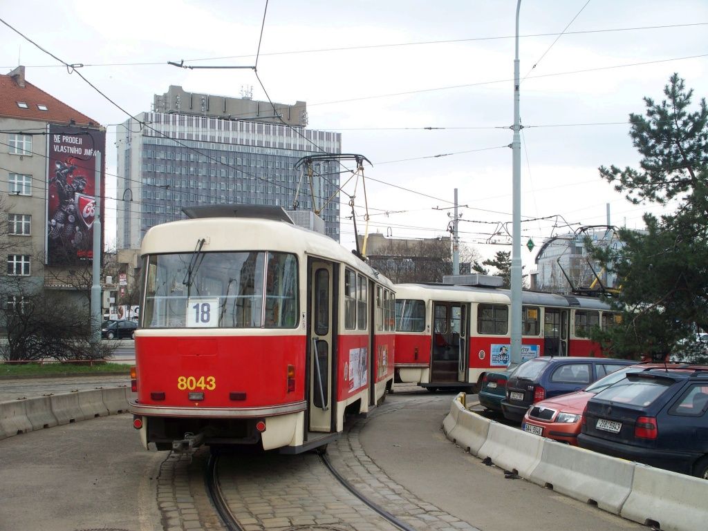 8043 (18) - Vozovna Pankrc (16.4.2013)