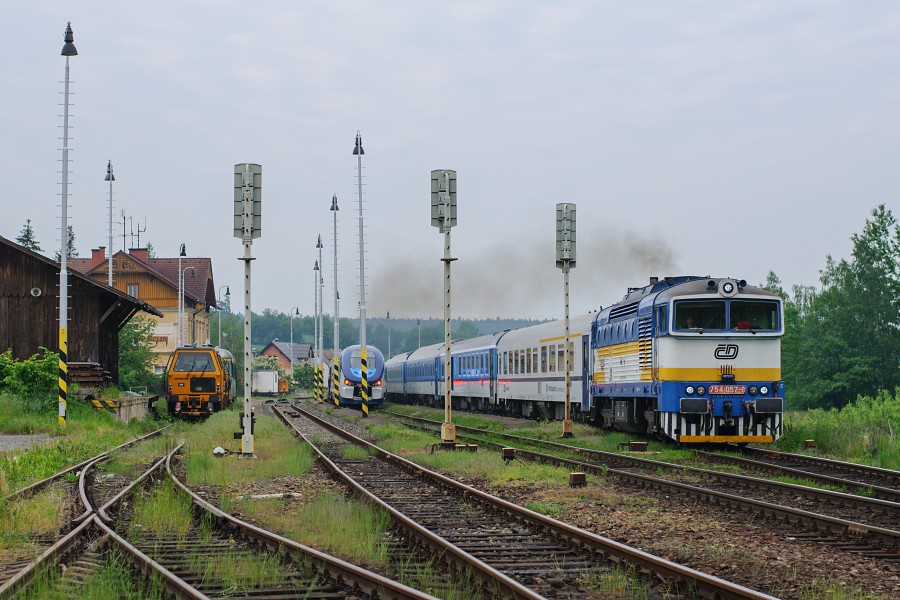 Kiovn zpodnho Ex350 Albert Einstein s Os7425 v Blejov, 24.5.2015.