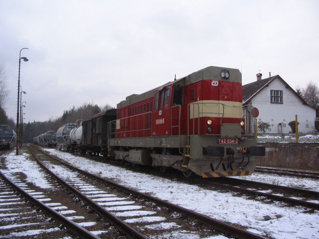 034 tehdy po GO pistavila jednu kyselinu solnou a tapku na vleku v Kaznjov.