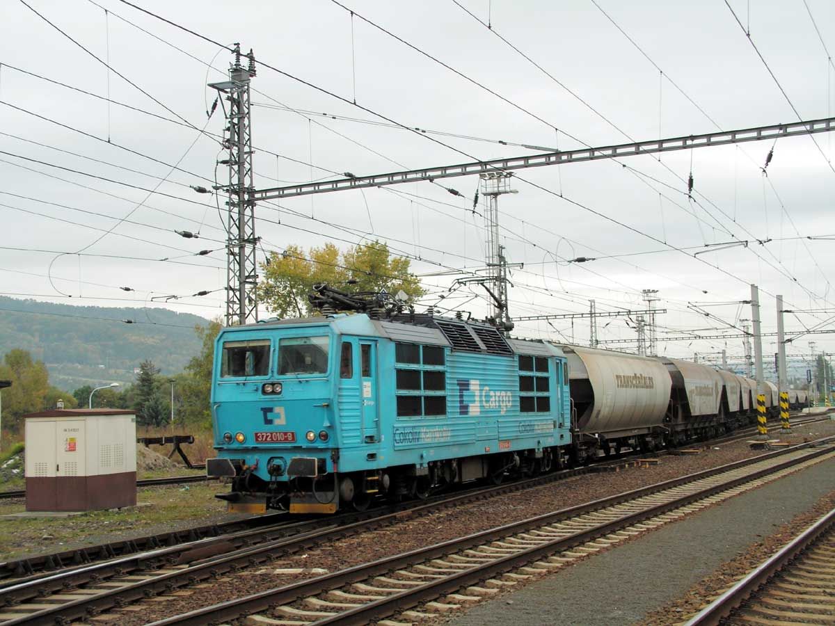 372 010