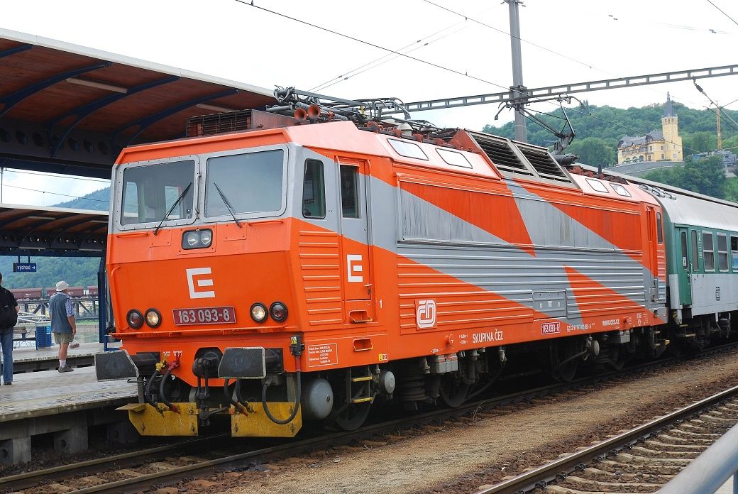 E 499 3093_-_14.06.2011-_-DKV Praha - PJ Dn_st.st nad Labem - Os 6856/57.