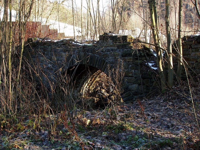 Kamenn mostek nad potoke v doln sti Hornho ru