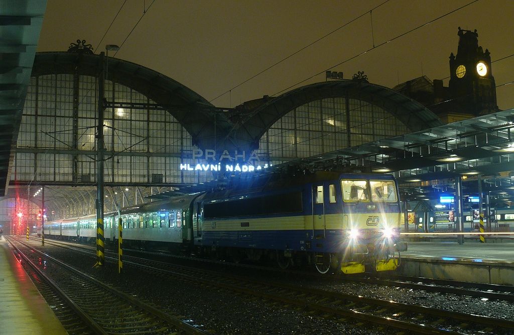 Praha - hl.n. - 363 077