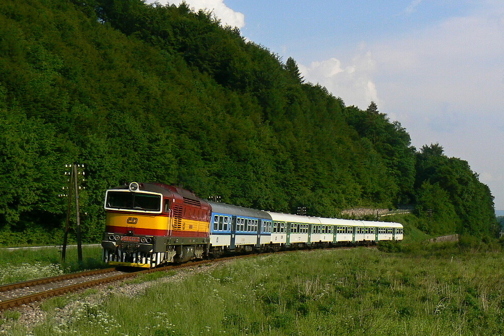 754.044 Os 3860,Sp 1736 (Trenn - Bylnice - Brno) 22.5.2011