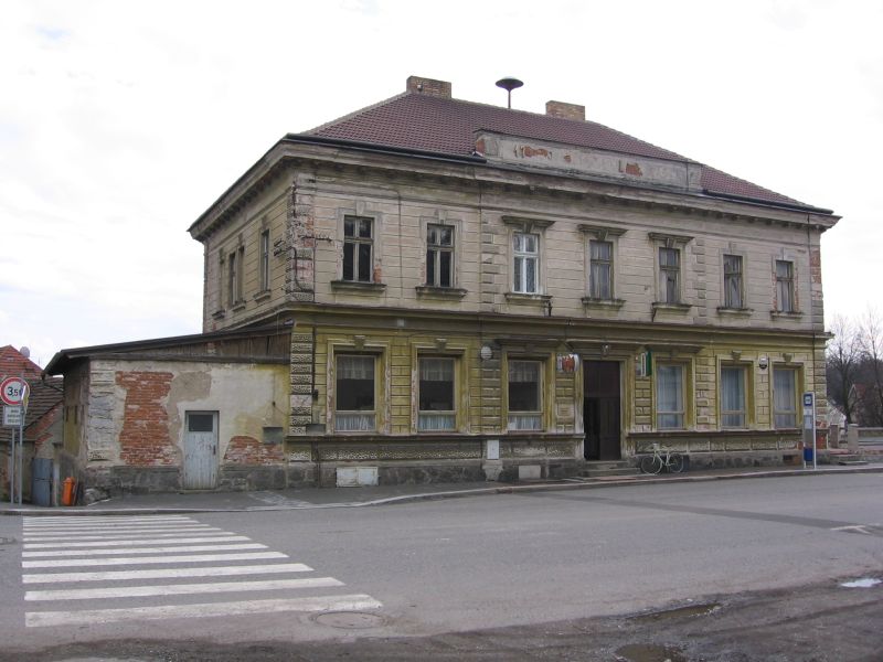 Hotel Jubileum (eln) - postaven na pam 100 let dren Blatn rodem Hildprandt v roce 1898.