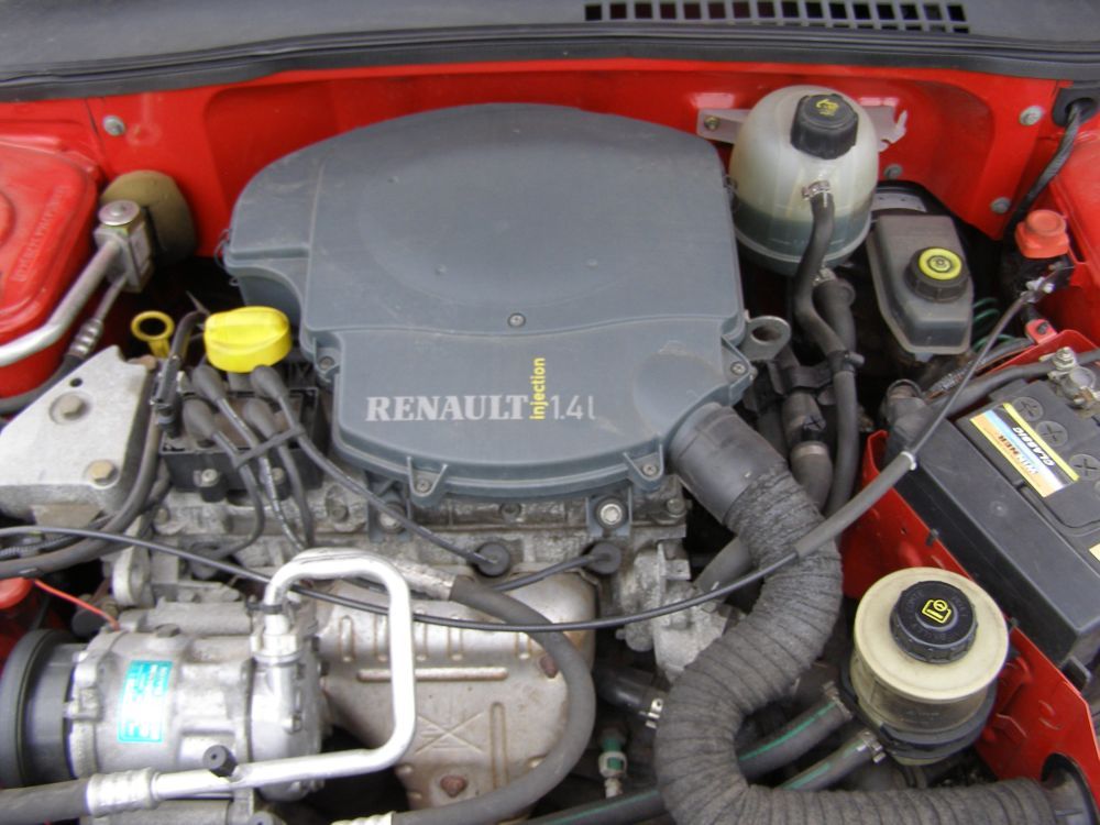 Motor je komplet Renault, stejn jezd v Loganech