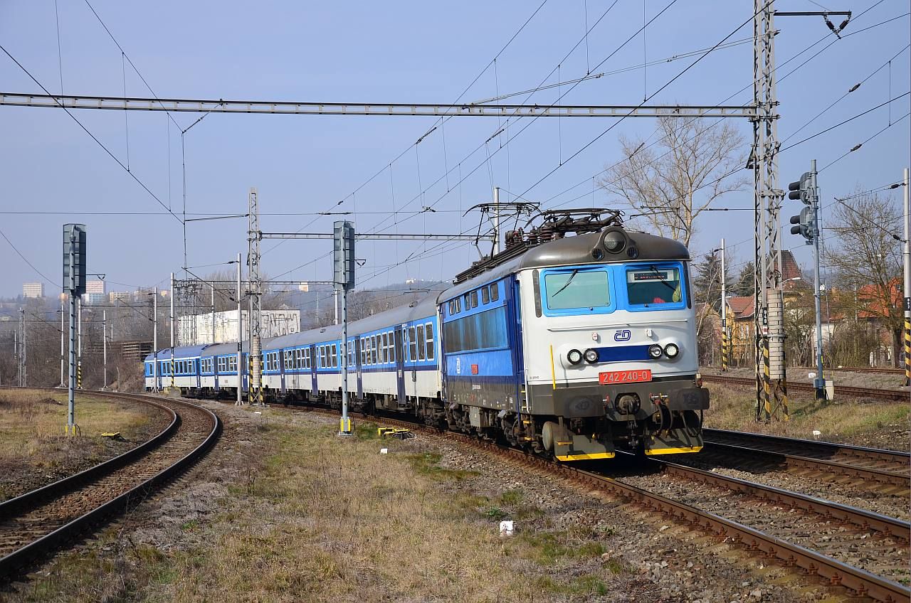 242 240 na Os 4012 Brno-Obany 5.3.2014