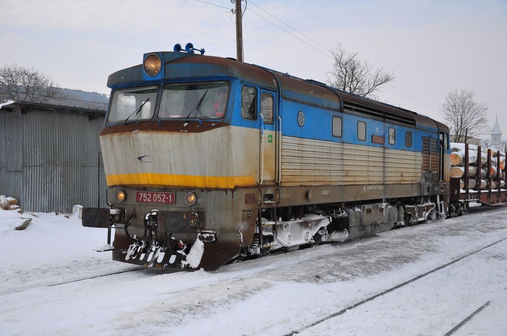 752 052 v St Raslavice  februar 2012